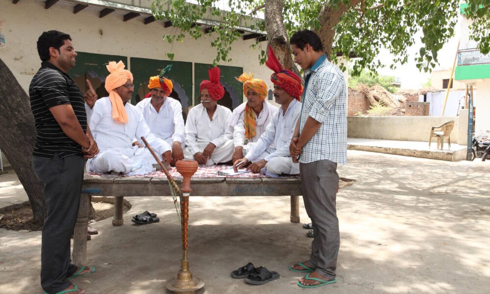 गाँवों की स्वतंत्रता पर खतरा: शहरों में बदलते गाँव