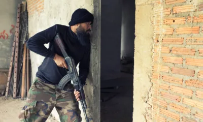 difference between extremism and terrorism
